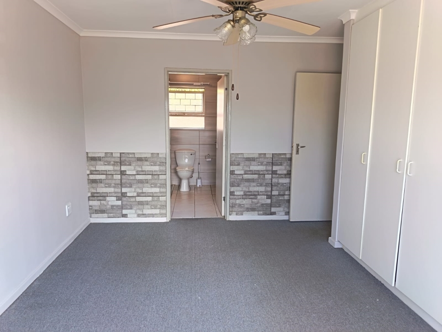 To Let 3 Bedroom Property for Rent in Jeffreys Bay Central Eastern Cape